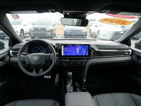 Used 2025 Toyota Camry XSE image 19