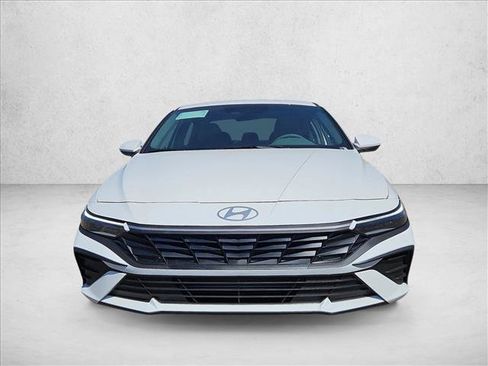 New 2026 Hyundai Elantra SE FWD image 6