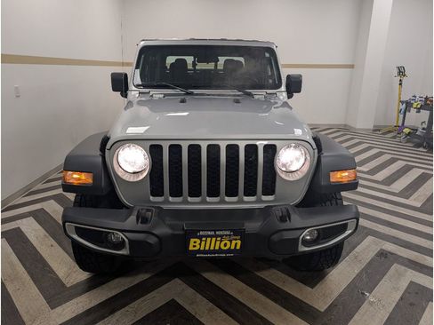 Used 2023 Jeep Gladiator Sport w/ Trailer Tow Package AWD/4WD image 24
