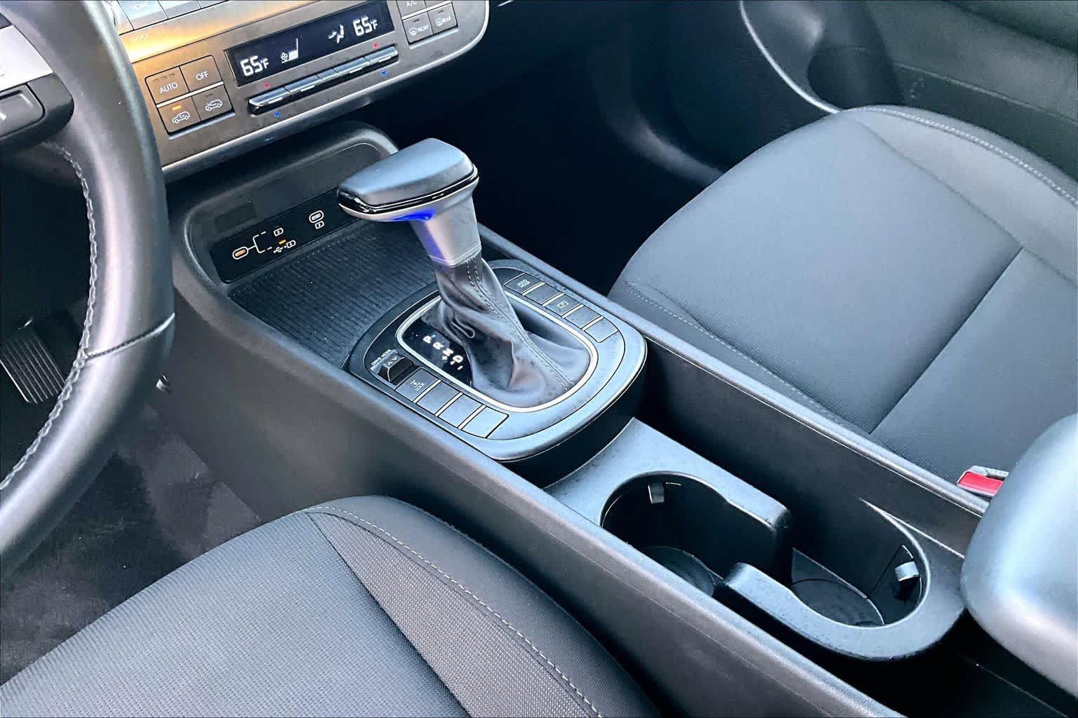 Certified 2024 Hyundai Kona SEL AWD/4WD image 15
