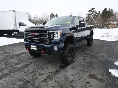 Used 2021 GMC Sierra 2500 AT4 image 4