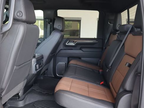 Used 2024 Chevrolet Silverado 2500 High Country w/ High Country Premium Package AWD/4WD image 43