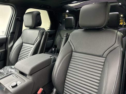New 2026 Land Rover Discovery S AWD/4WD image 10