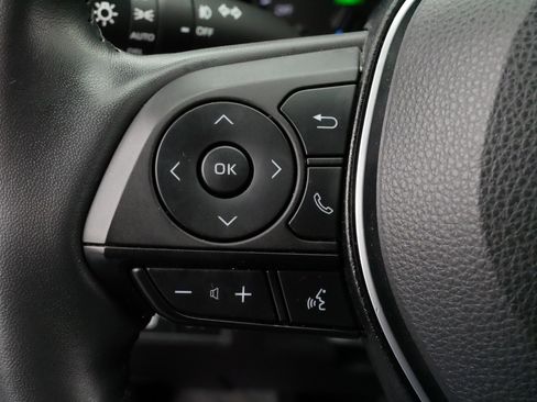 Used 2022 Toyota RAV4 XLE Premium image 26