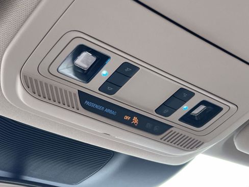 Used 2022 Ford Explorer XLT w/ Equipment Group 202A image 11