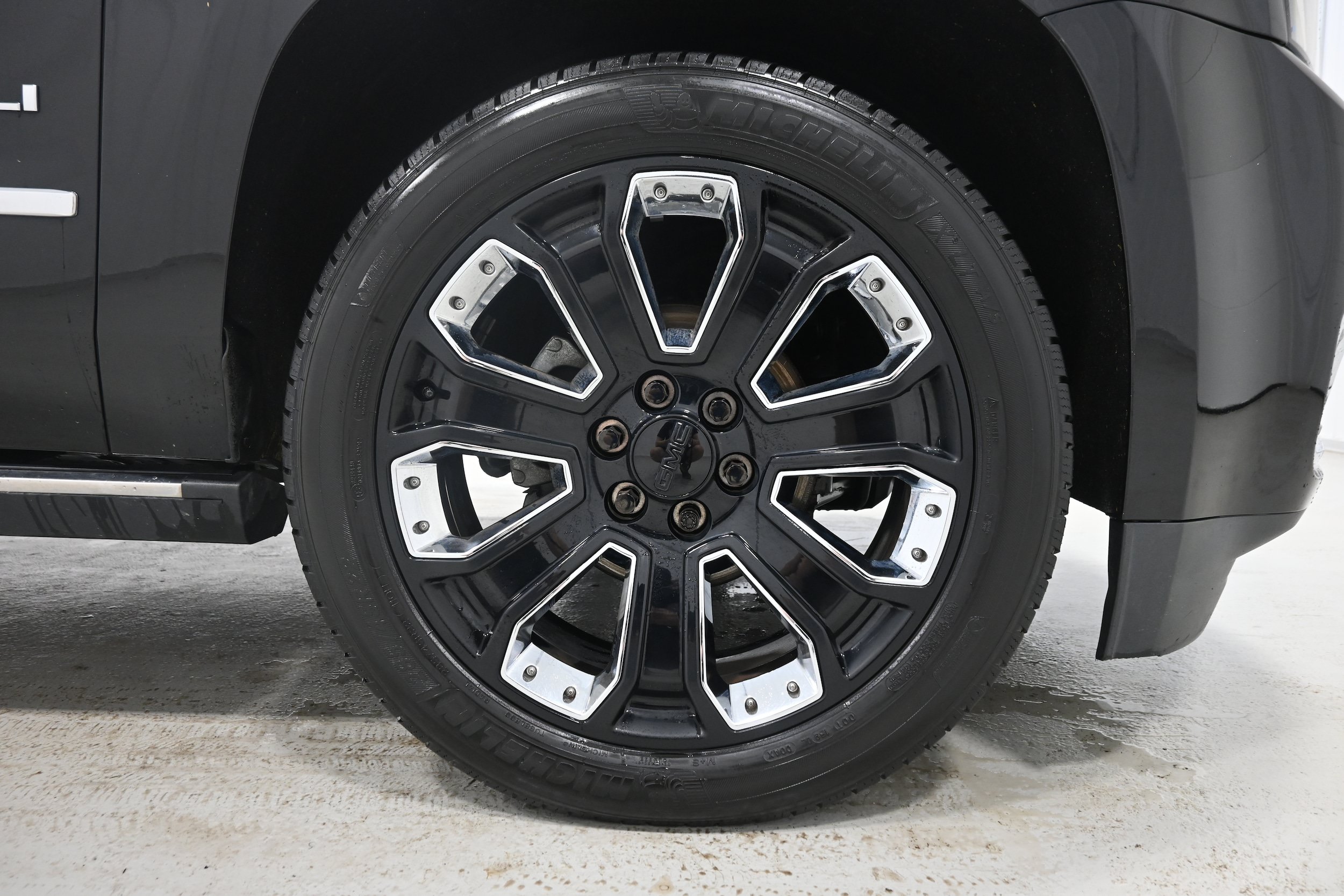Used 2019 GMC Yukon Denali w/ Denali Ultimate Package AWD/4WD image 41