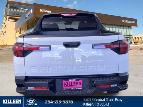 Used 2025 Hyundai Santa Cruz SE image 9