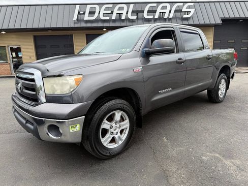 Used 2011 Toyota Tundra 4x4 CrewMax w/ SR5 Pkg image 32
