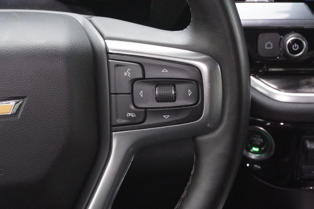 Used 2025 Chevrolet Silverado 2500 LTZ w/ LTZ Convenience Package AWD/4WD image 22