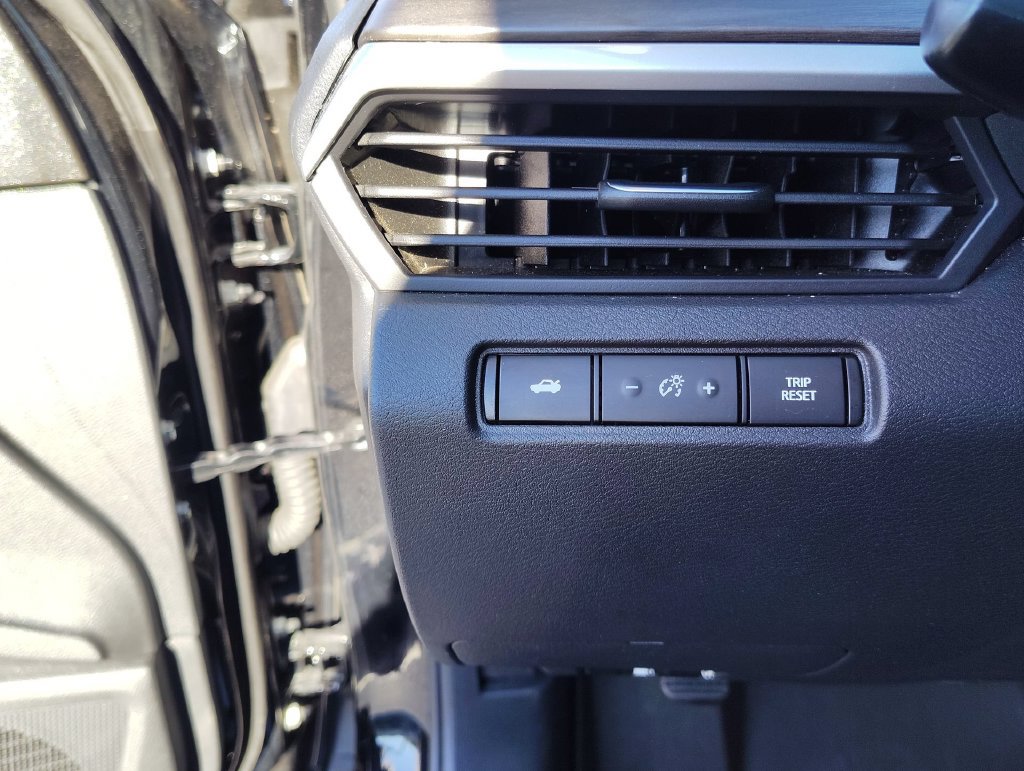 Used 2025 Nissan Altima 2.5 SV w/ SV Special Edition Package FWD image 18