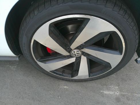 Used 2020 Volkswagen GTI Autobahn image 10