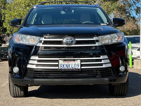Used 2019 Toyota Highlander XLE image 9
