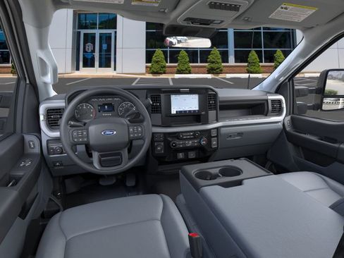 New 2025 Ford F550 4x4 Regular Cab Super Duty w/ XL Chrome Package image 9