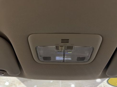 Used 2016 Toyota Corolla LE FWD image 34