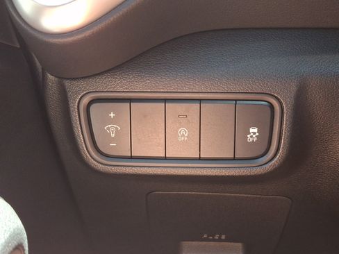 Used 2020 Kia Soul LX FWD image 24