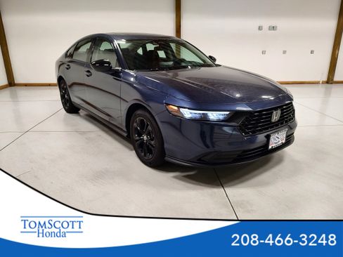 Used 2025 Honda Accord SE image 1