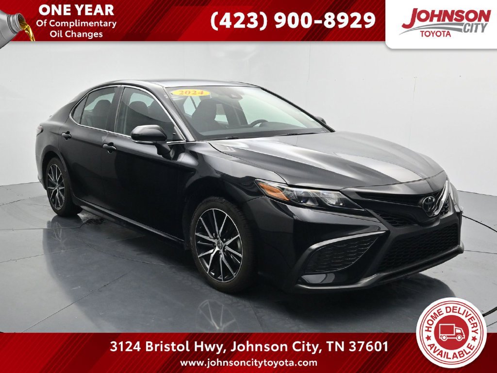 Used 2024 Toyota Camry SE FWD image 1