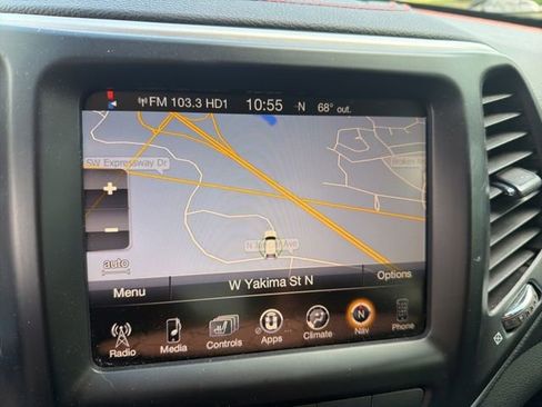 Used 2015 Jeep Cherokee Trailhawk w/ Cold Weather Group image 16