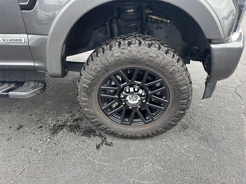 Used 2019 Ford F350 Lariat image 13