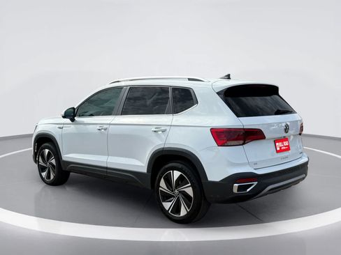 Used 2024 Volkswagen Taos SE AWD/4WD image 3