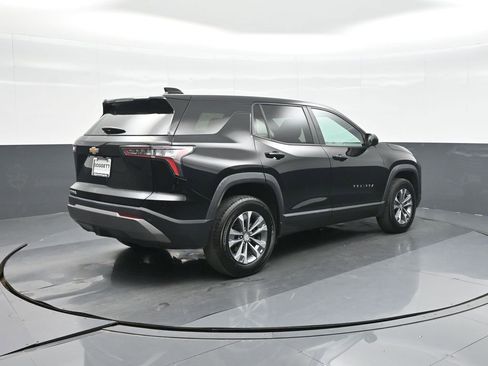 Used 2025 Chevrolet Equinox LT image 7