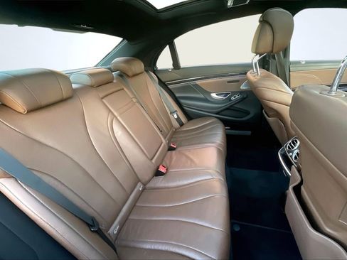 Used 2017 Mercedes-Benz S 550 Sedan image 27