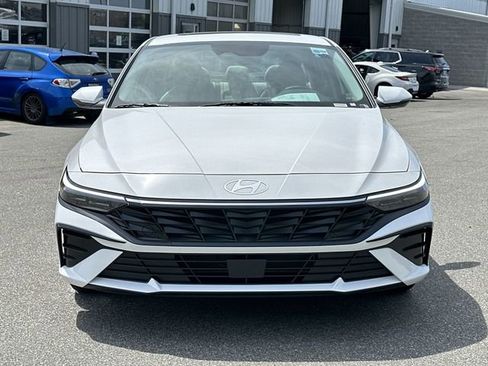 New 2026 Hyundai Elantra Limited FWD image 12