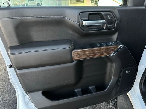 Used 2019 Chevrolet Silverado 1500 High Country w/ Technology Package image 11