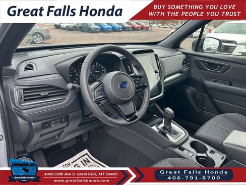 Used 2025 Subaru Forester Premium AWD/4WD image 13