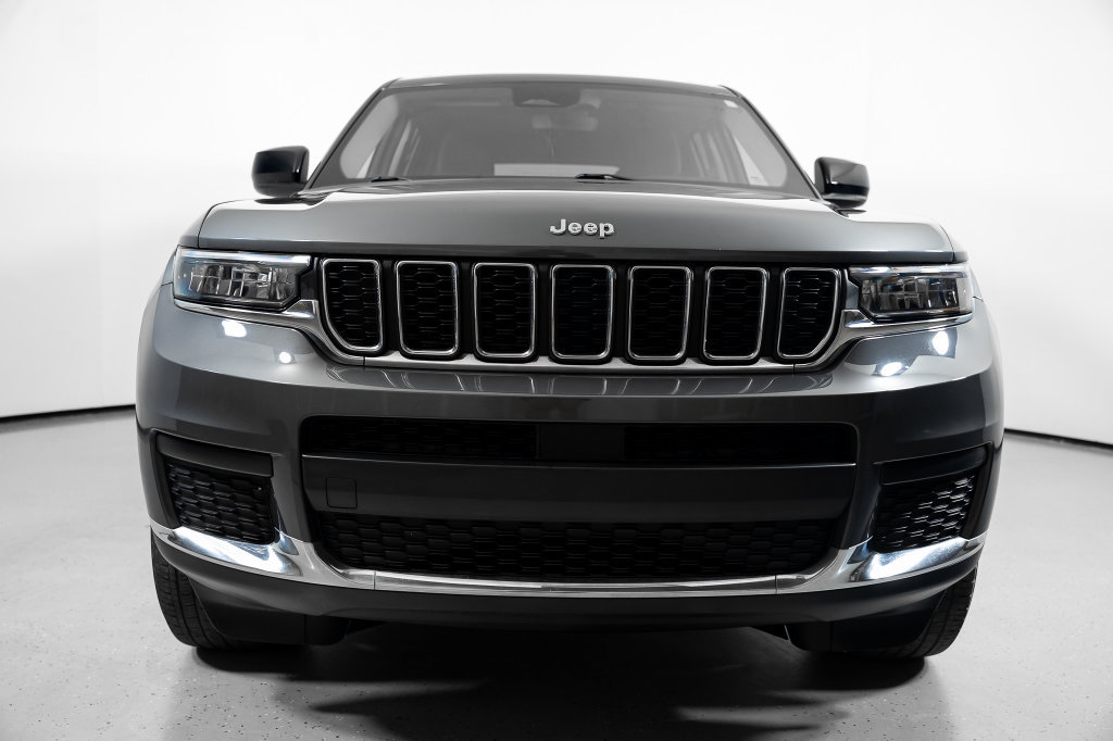 Used 2023 Jeep Grand Cherokee L Laredo w/ Luxury Tech Group I AWD/4WD image 15