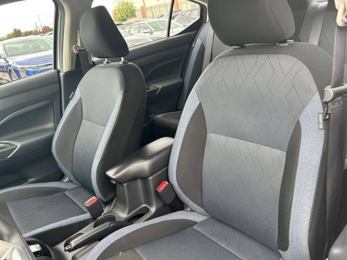 Used 2025 Nissan Versa SV FWD image 30