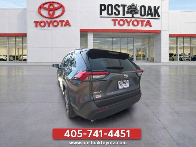 Used 2025 Toyota RAV4 LE AWD/4WD image 5