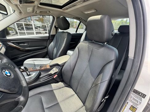 Used 2015 BMW 320i Sedan RWD image 17