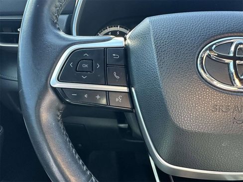 Used 2022 Toyota Highlander XSE image 13
