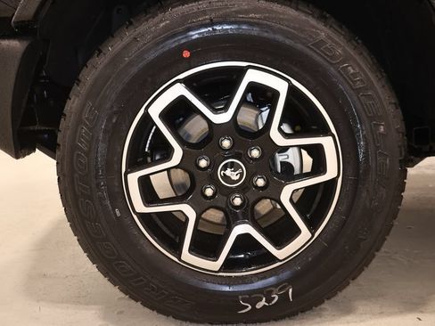 New 2026 Ford Bronco Outer Banks AWD/4WD image 32