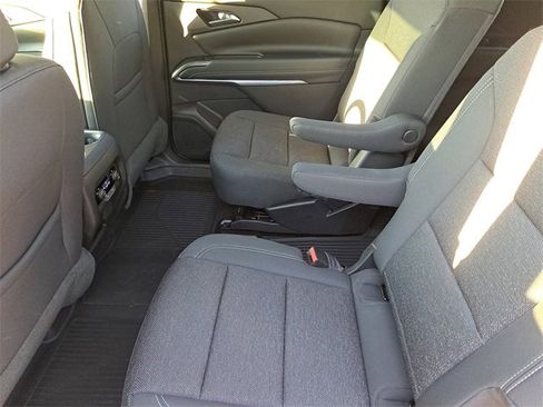 Used 2026 Chevrolet Traverse LT w/ Midnight/Sport Edition image 24