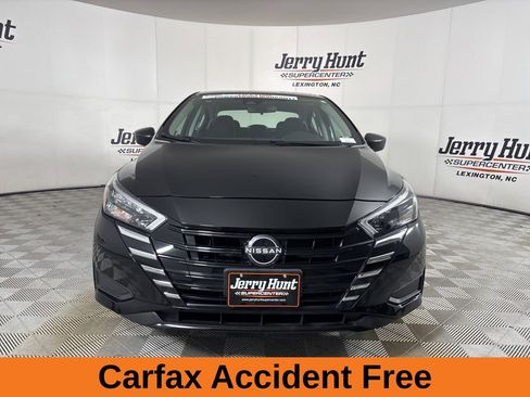 Used 2025 Nissan Versa S image 3