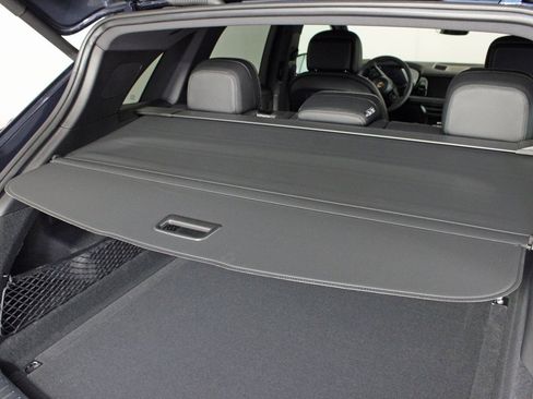 Certified 2025 Porsche Cayenne image 14