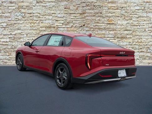 New 2025 Kia K4 LXS image 3
