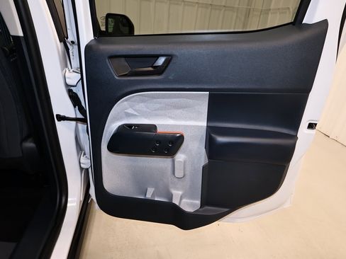 Certified 2023 Ford Maverick XLT image 17