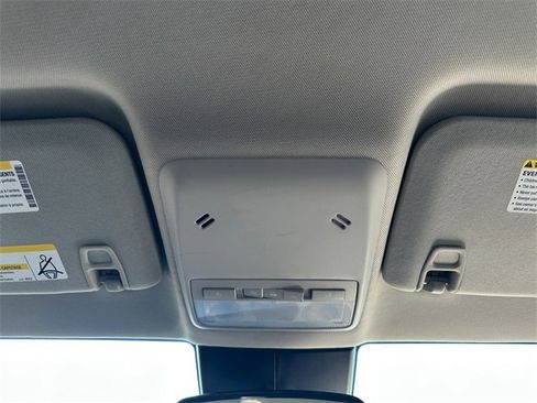 Used 2022 Buick Encore Preferred image 27