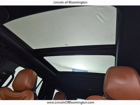 Used 2019 Lincoln Navigator Reserve AWD/4WD image 23