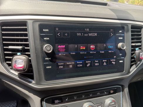 Used 2021 Volkswagen Atlas SE image 6