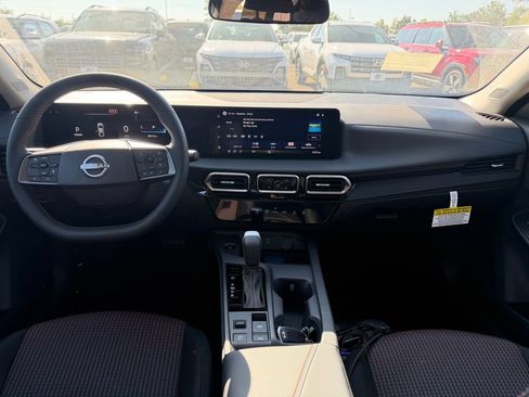 Used 2027 Nissan Sentra SR w/ Floor Mat Package FWD image 12
