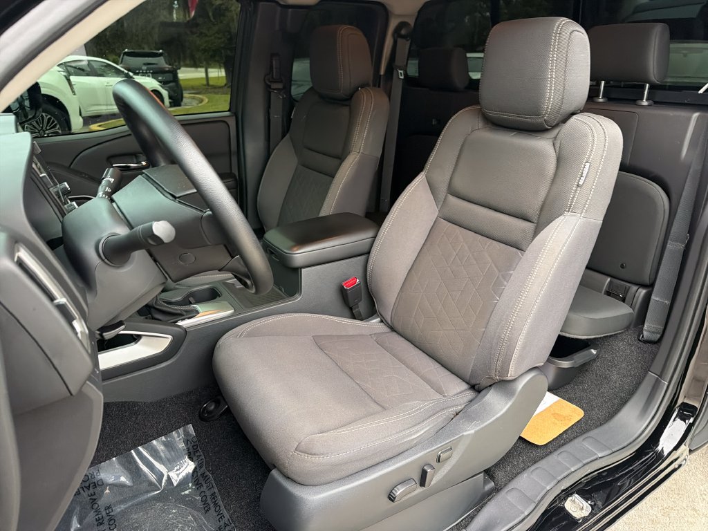 Used 2025 Nissan Frontier SV RWD image 27