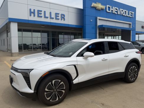 Used 2024 Chevrolet Blazer EV LT AWD/4WD image 3