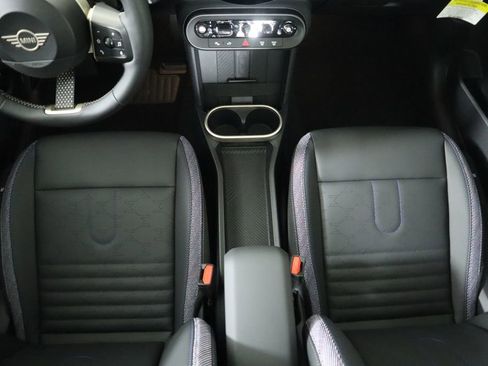 Certified 2025 MINI Cooper S image 17