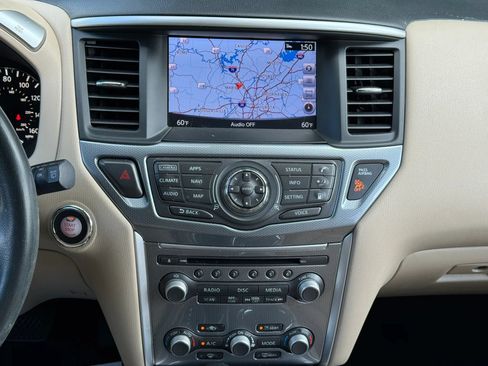 Used 2018 Nissan Pathfinder SL FWD image 16