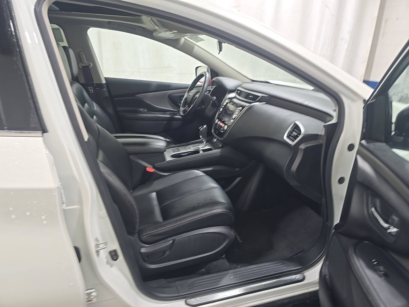 Used 2024 Nissan Murano SV AWD/4WD image 13