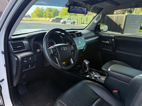 Used 2019 Toyota 4Runner TRD Off-Road AWD/4WD image 23